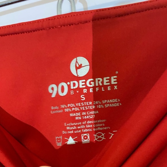 90 degree red leggings - Picture 2 of 3